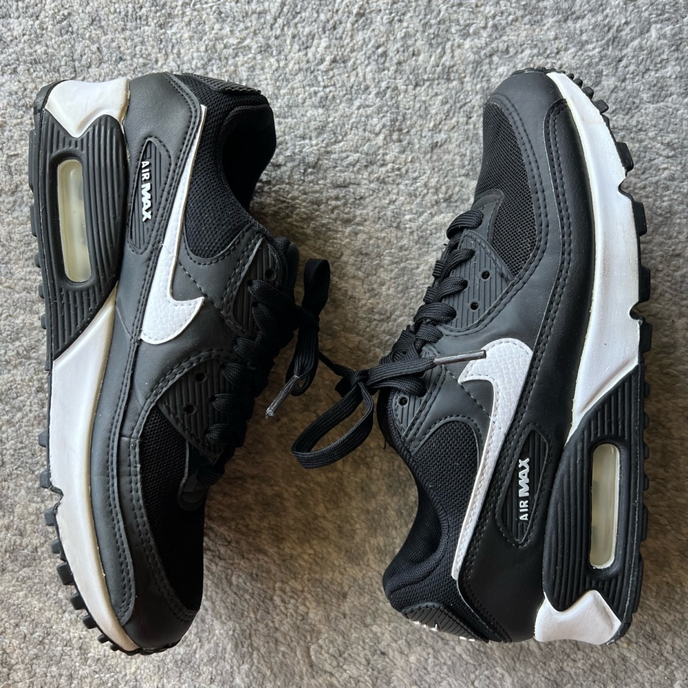Nike Air Max 90 - Black & White - Women’s Size 6.5